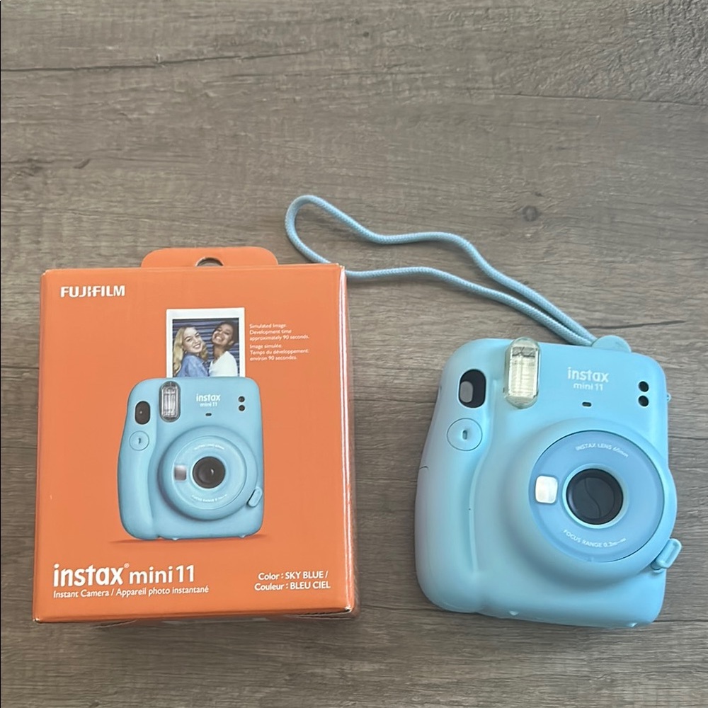 Fujifilm Instax Mini 11 Sky Blue Instant Camera
